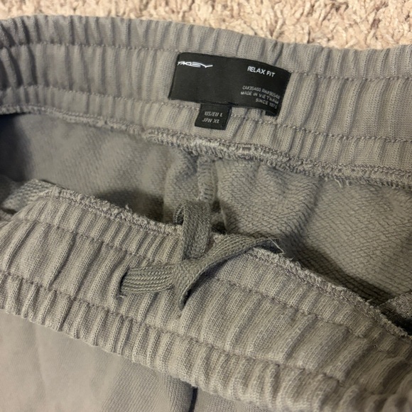 Oakley Men’s Jogger Sweatpants - Picture 3 of 6